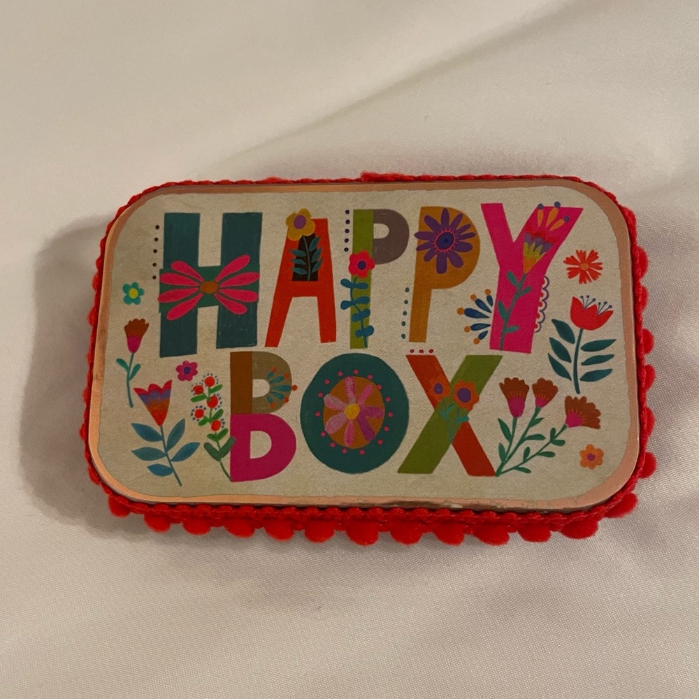 Happy Box tin new with tags